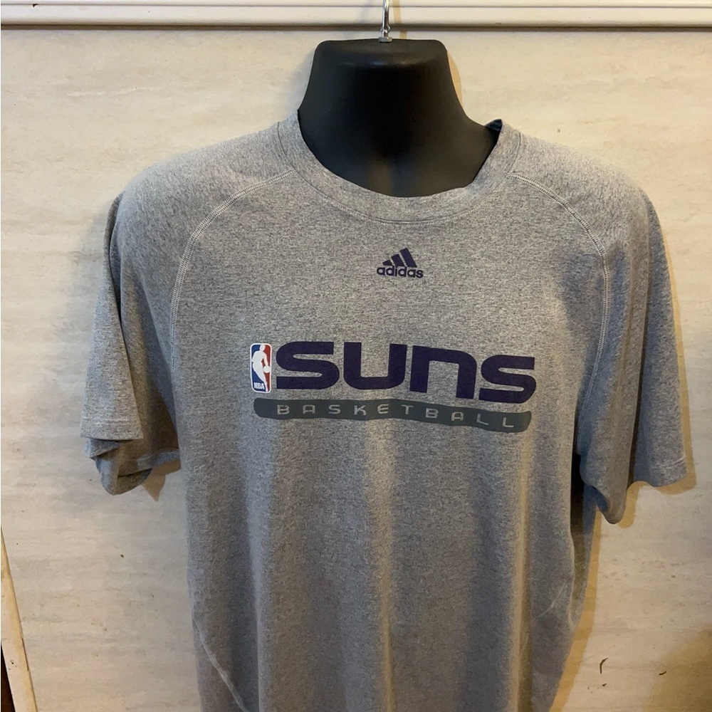 Vintage Adidas NBA Phoenix Suns Basketball Heather Gray Practice T-shirt.